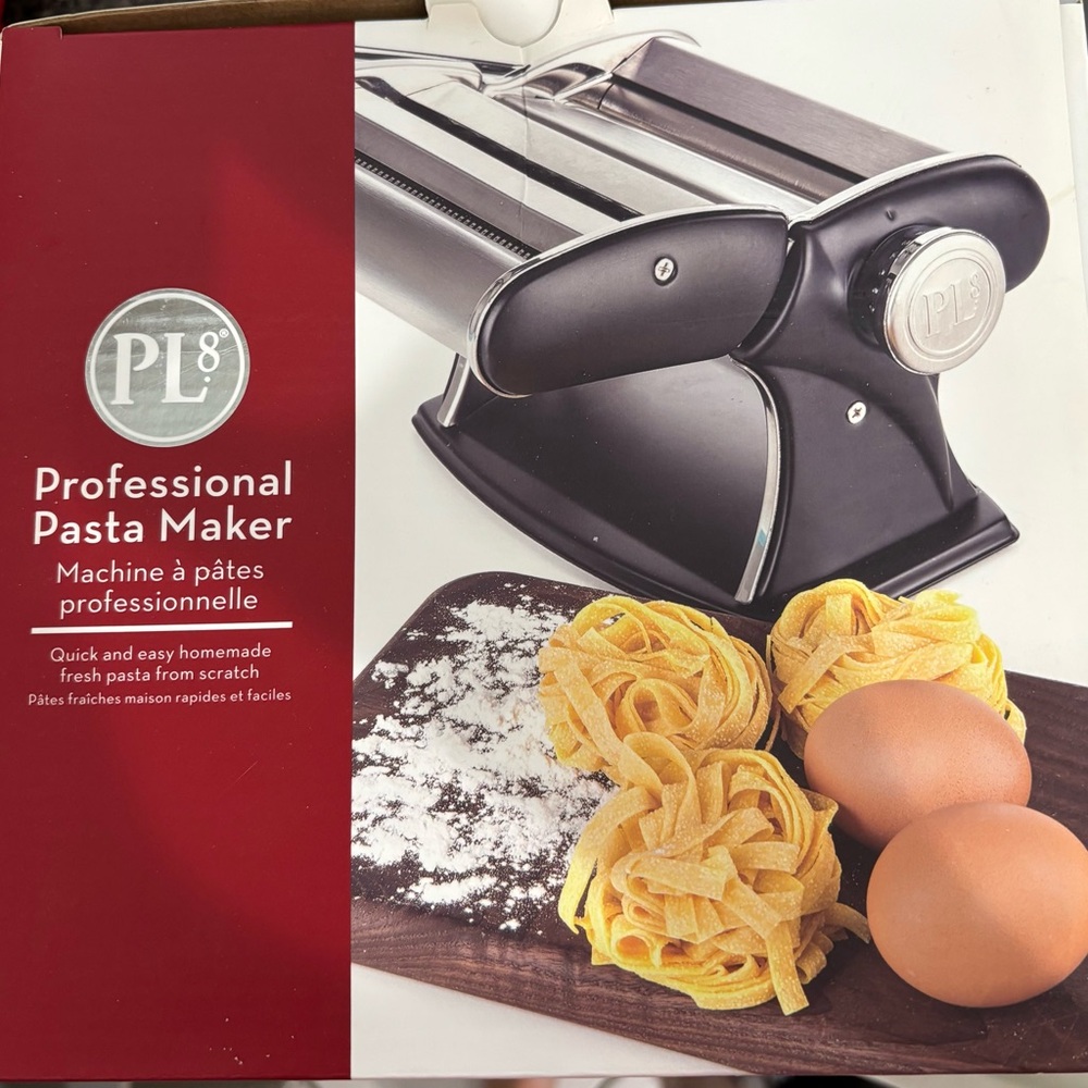 PL8 Black Pasta Maker